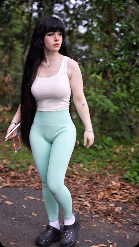 Lara Rose Birch (@lararosewalks) • Instagram photos and videos