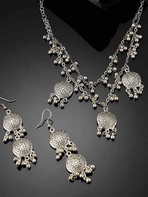 KARATCART Oxidised Silver Kundan Classic Silver Jewellery Set for Wome