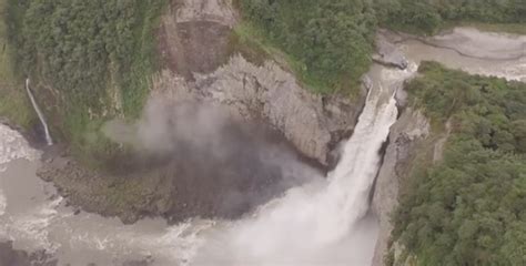 Ecuador's Tallest Waterfall Dries Up After Mysterious Sinkhole Opens Up ...