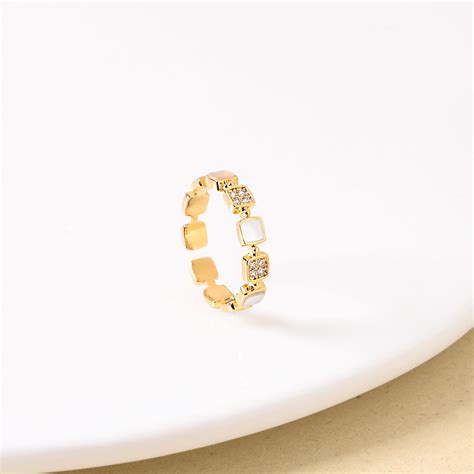 Ring Online - Premium The Gilded Nexus Gold Ring | Nestasia