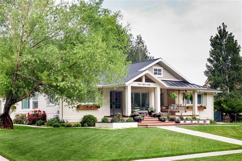 Front Porch Decorating Ideas For Ranch Style Homes | Shelly Lighting