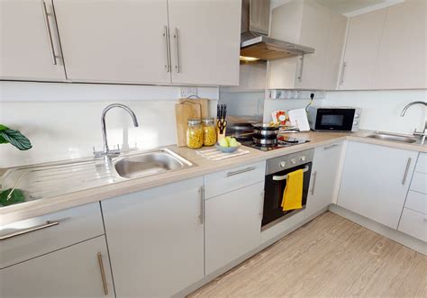 Silver En Suite Plus to Rent in Parker House, Dundee | iQ Student ...