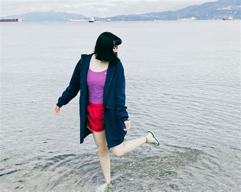 What is a swim parka? – Tingting Athletics