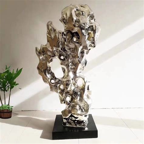 金属太湖石雕塑-宏通雕塑