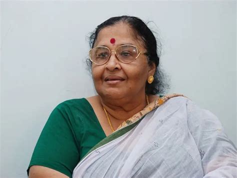 Mohanlal's mother Santhakumari passes away, Mammootty, fans pay their ...