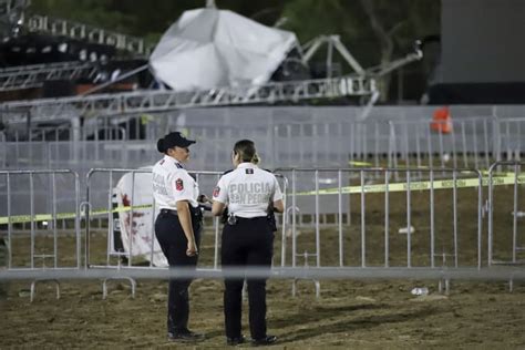 Stage collapse at a campaign rally in northern Mexico kills at least 9 ...
