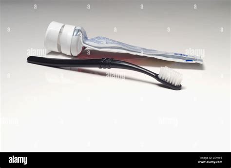 Empty Tubes Of Toothpaste 的图像结果