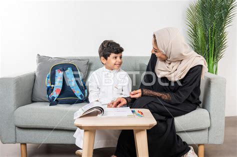 A highly perverted man teaches her every inch of her body with his intense techniques. Chapter.2