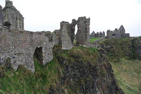 FINN MACCOOL'S PUBLIC HOUSE AND GUEST INN (Bushmills, Northern Ireland ...