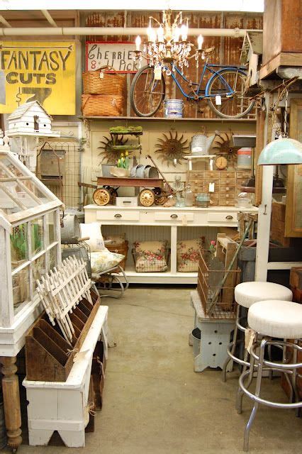 Retail Rustic Store Displays 的图像结果