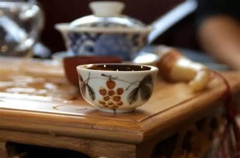 不伦不类的红茶 "晒红"初体验 #小茶控品鉴包-聚超值
