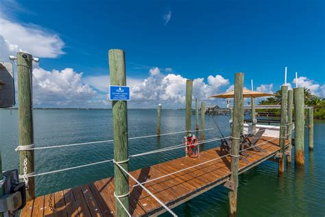 Beach House Rentals with Boat Dock - Beach Houses In Paradise