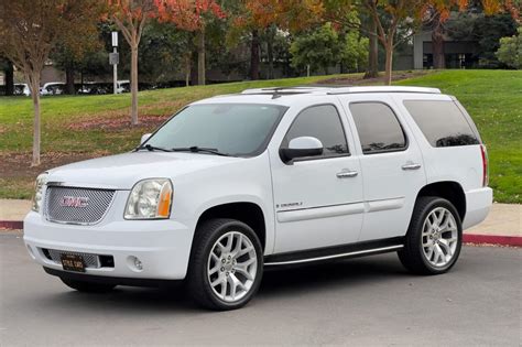 No Reserve: 2008 GMC Yukon Denali AWD for sale on BaT Auctions - sold for $9,850 on December 10 ...