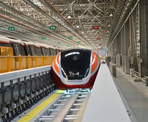中车长客研制新一代智能地铁列车在长春首次亮相，无人驾驶列车来袭！_搜狐汽车_搜狐网