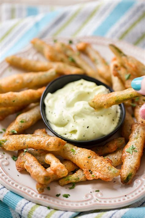 Beer Battered Fried Green Beans - The Chunky Chef