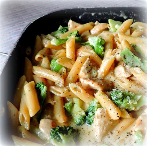 One Pan Chicken Broccoli Alfredo Pasta | The English Kitchen