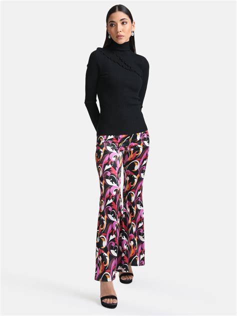 Ruffle Detail Pullover – KAZO