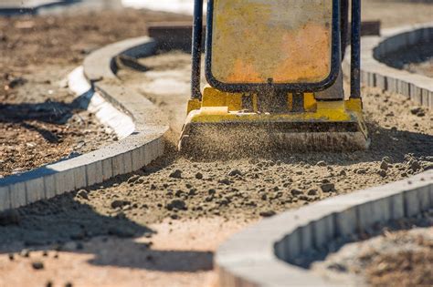 Using Plate Compactor On Pavers 的图像结果