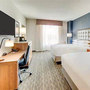 https://disneyspringshotels.com/wp-content/uploads/2022/01/DPH-OLBV-HPA-Room-Queen-1.jpg