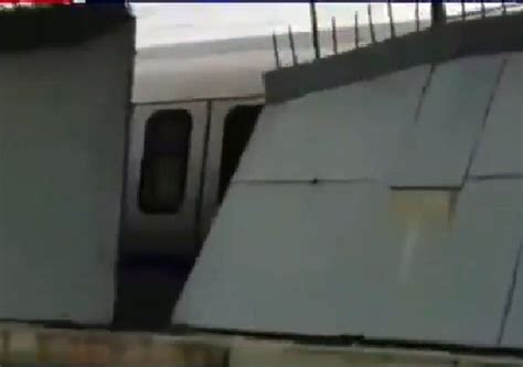 Delhi Metro Violet Line service disrupted: Major tragedy averted as ...