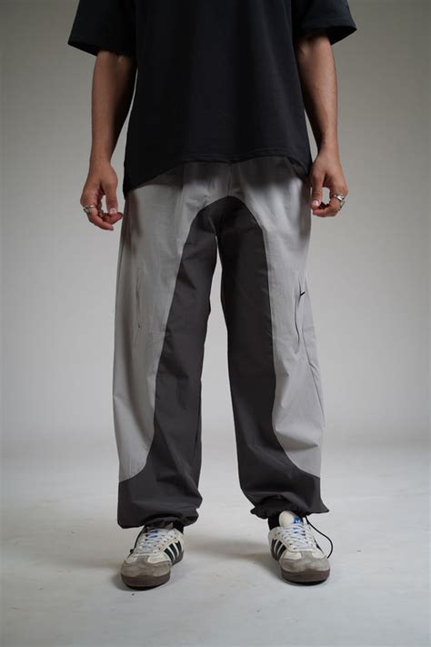 PARACHUTE PANTS – WHAT THE FLEX