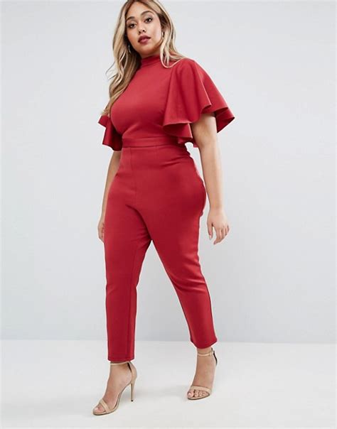 What Is Dressy Casual? Here's What The Popular Wedding Dress Code Means