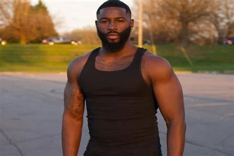 Coye Simmons Love Island: age, education, career, earnings, bio