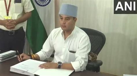 Jyotiraditya Scindia assumes charge as Union Minister of Communications