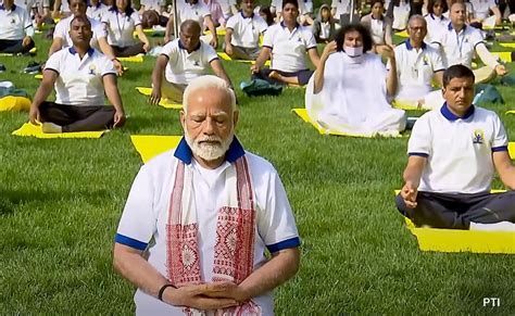 Yoga Day 2025: विशाखापत्तनम में 5 लाख लोगों के साथ योग करेंगे PM मोदी ...