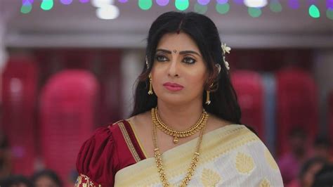 Watch Sembaruthi TV Serial 5th October 2019 Full Episode 601 Online on ZEE5