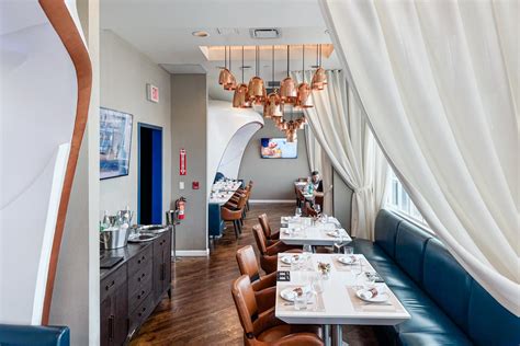 United to close EWR's Classified restaurant, expand Polaris Lounge ...