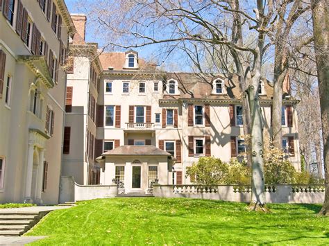 These Are the Largest Homes in America — Daily Passport