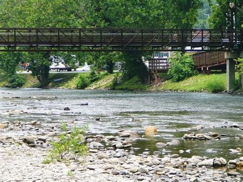 Cherokee Photos - Featured Images of Cherokee, North Carolina Mountains ...