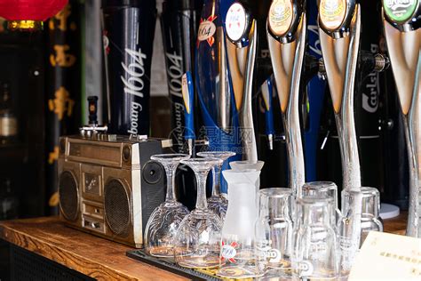 顽啤连锁酒吧的啤酒设备安装完工示意图-山东美拓酿造设备有限公司