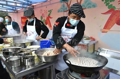 贵州丹寨：学厨艺 促就业-人民图片网