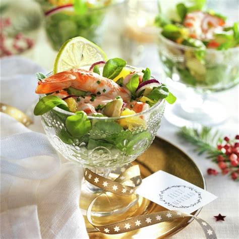 Cóctel de marisco y cítricos con salsa rosa, ideal para Navidad