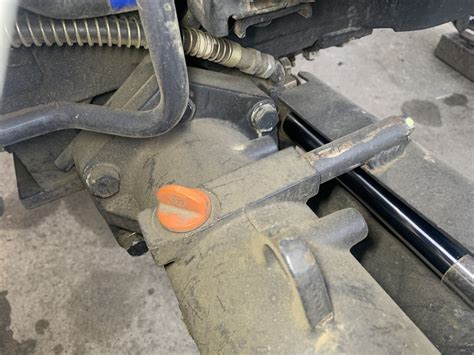 Is the leak in the room with us now? Mystery hy-tran leak. - TractorByNet