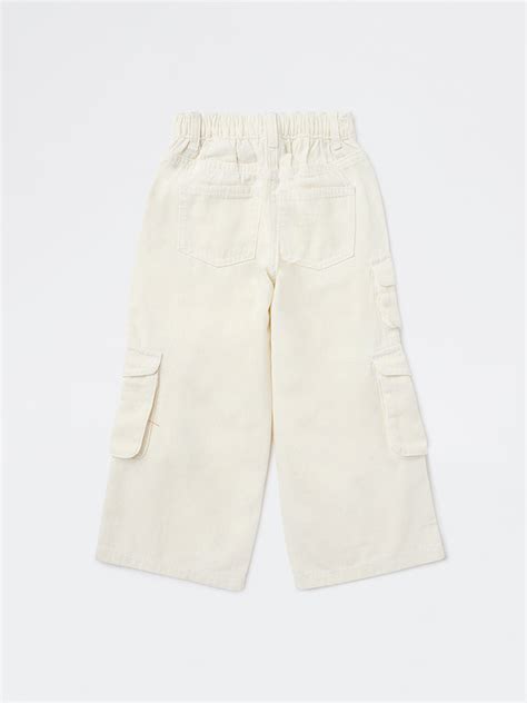 Buy HOP Kids Girls Off-White Solid Mid-Rise Denim Cargo Jeans from Westside