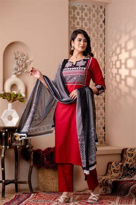 Vastramaniaa Women's Red Cotton Kurta Pant Dupatta Set | Sweetheart ...