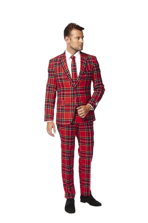 What to wear on Christmas Day for Men | Formal, casual and cosy outfits