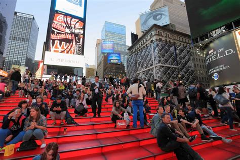 Times Square, que hay que visitar de día y de noche