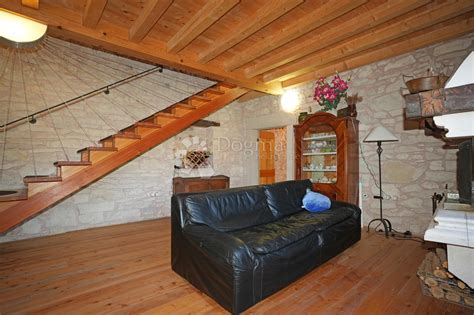 EKSKLUZIVNO! Tradicionalna prostrana kuća , kuća, površina 210m2