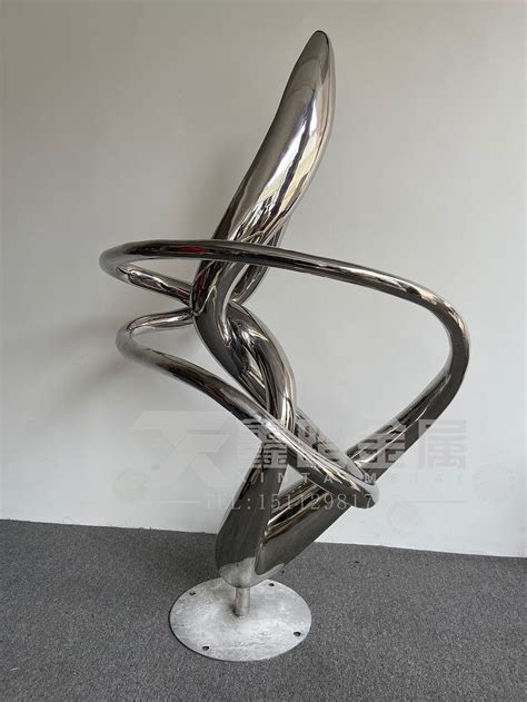 不锈钢抽象镂空雕塑-宏通雕塑