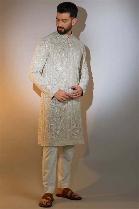 mouse chinkari kurta weith paisley figures