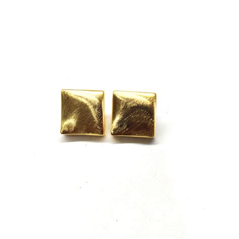 Matte finish Square stud earring – ARISAA