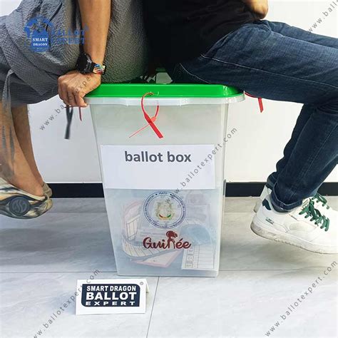 Voting Ballot Box 的图像结果
