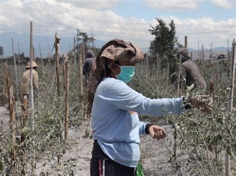 The Massive Volcanic Eruption In Indonesia That Sent A Cloud Of Smoke ...