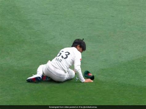 AUS vs PAK: सैम अयूब की टोपी से लगकर रूकी गेंद, पाकिस्तान को पेनल्टी ...