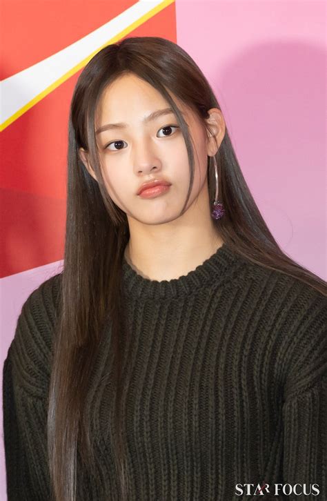 Pin oleh Collie ♡ di NewJeans