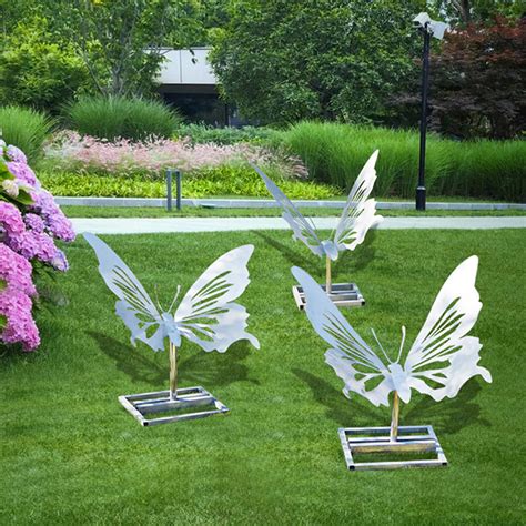 户外不锈钢镂空发光蝴蝶雕塑公园售楼部草坪景观铁艺昆
